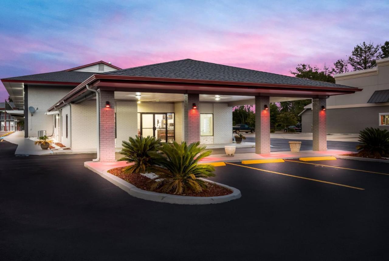 Red Roof Inn & Suites Thomasville Exteriér fotografie